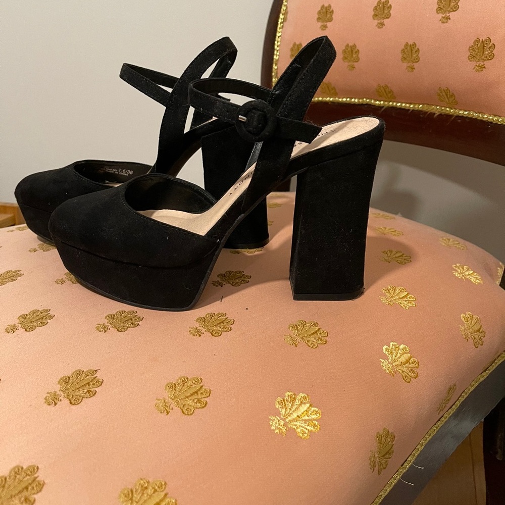 Chinese Laundry | Black Suede Platforms